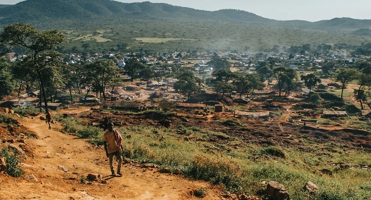 A picture of a local mining community.